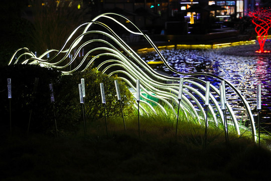 LED重叠的山峦造型照明景观