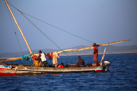 非洲海上渔船