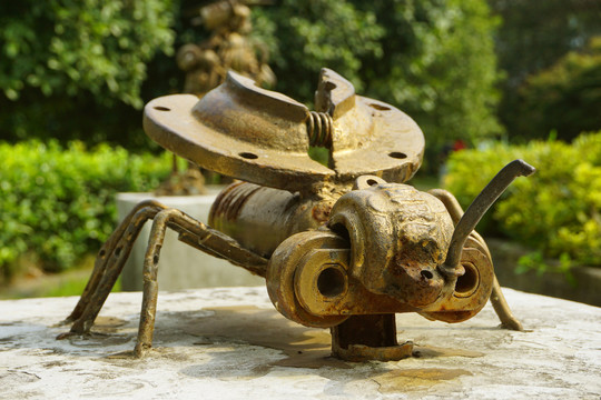 废旧零件创意雕塑甲壳虫