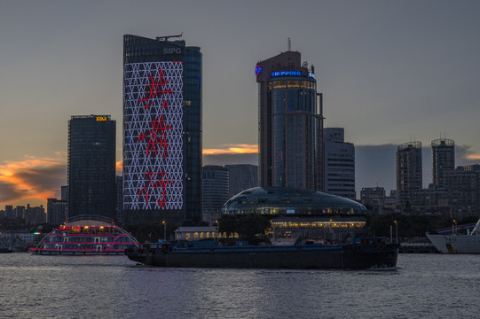 黄浦江北外滩国际客运中心夜景