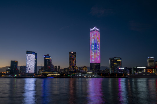 上海北外滩建筑群夜景