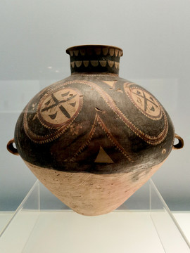马家窑文化彩陶涡纹壶