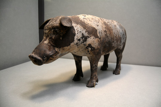 彩绘陶猪