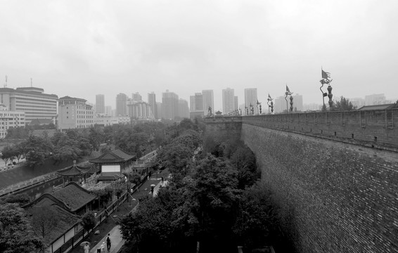 西安城墙黑白照