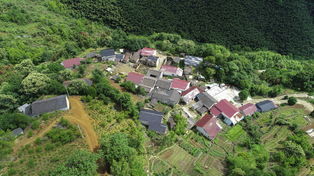 高山村庄