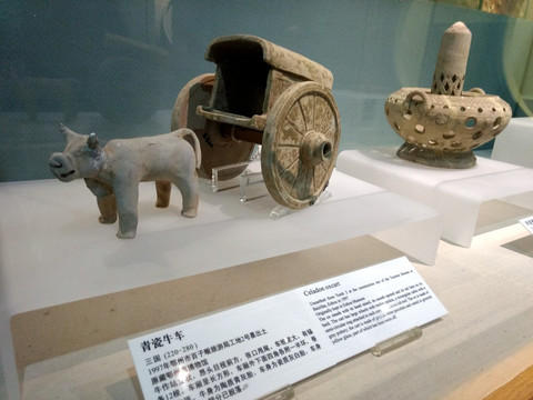 三国时期青瓷牛车