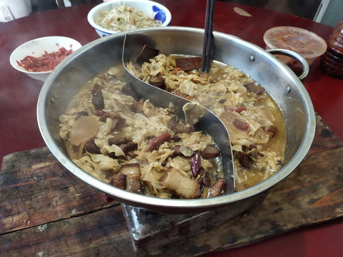 豆腐皮炖肉火锅