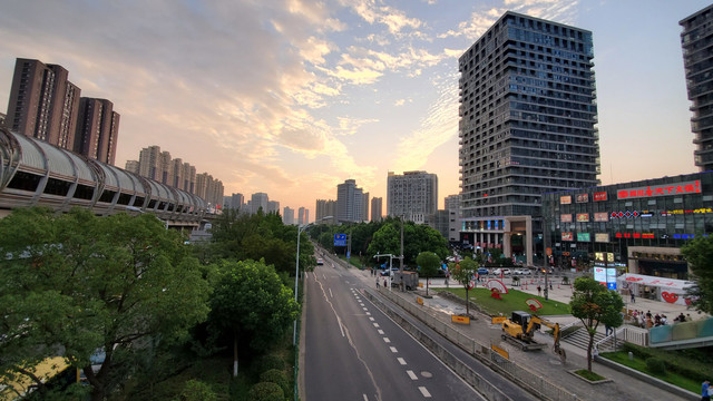 上海都市晚霞天空