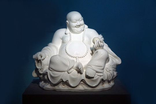 德化窑素白釉弥勒坐像