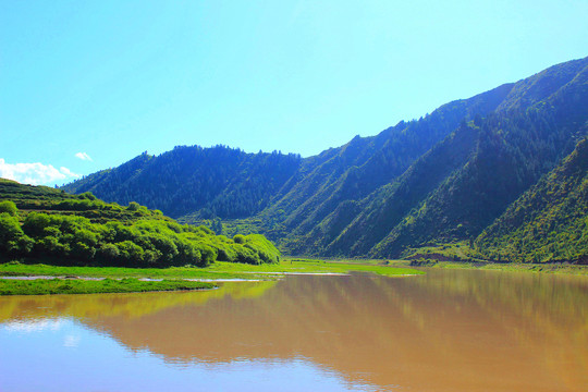 江边美景