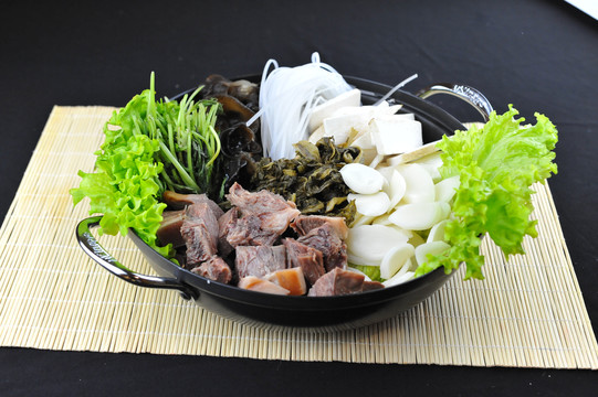 韩式狗肉火锅