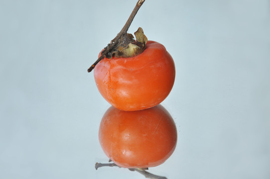 一个成熟的柿子