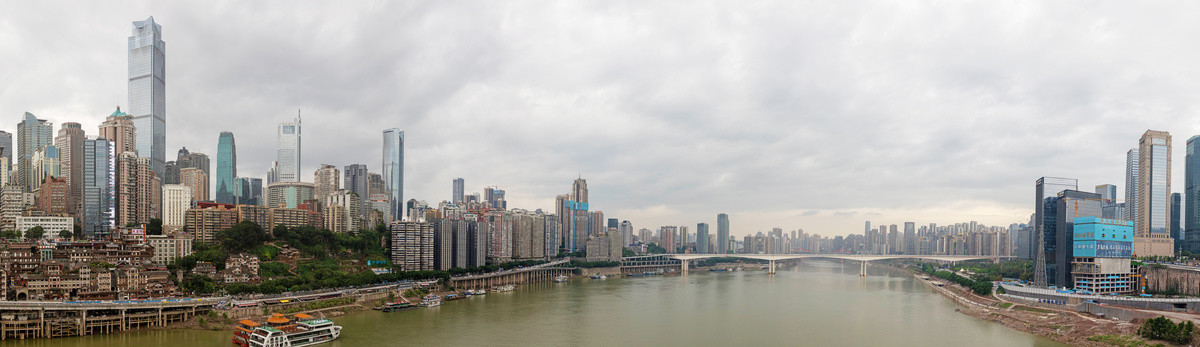 重庆嘉陵江两岸城市风光
