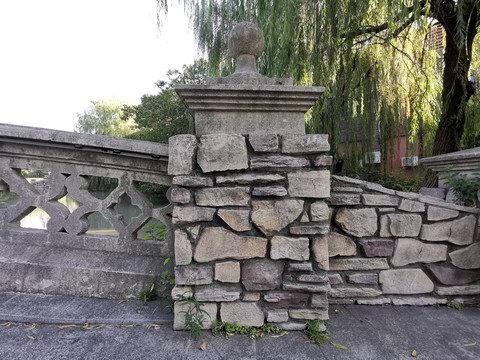 石砌桥栏杆