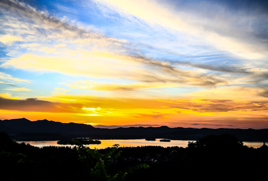 西湖黄昏夕阳
