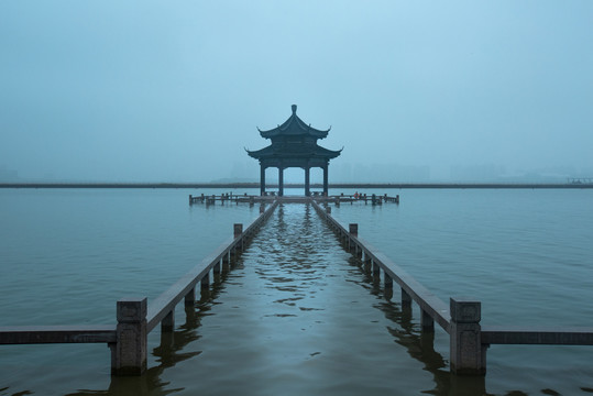 金鸡湖