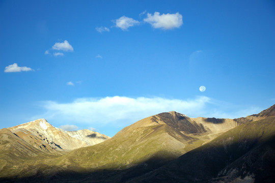 日照金山