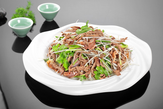 凉拌狗肉