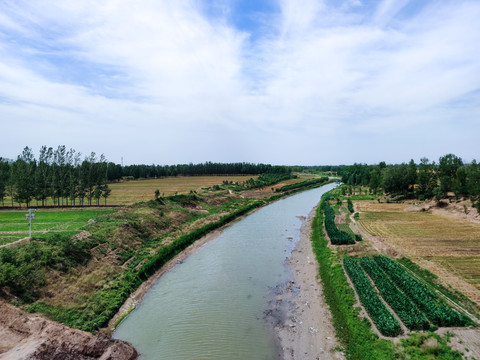 小河风光