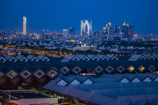 苏州城市景观东方之门夜景