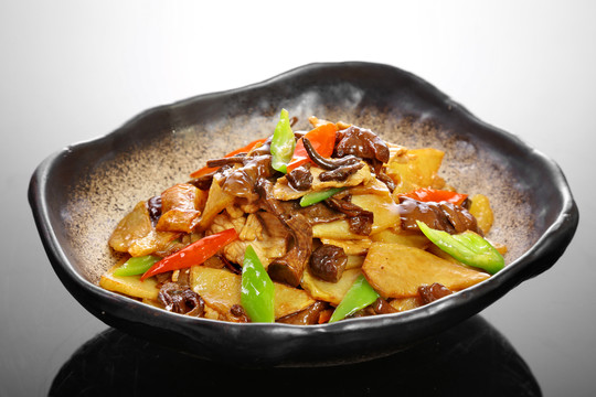 黄蘑土豆片