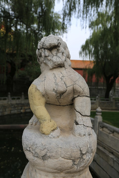 北京故宫断虹桥上的石狮子