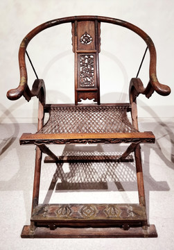 中式雕花木椅