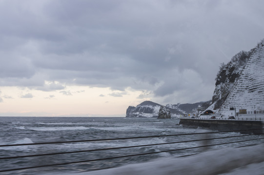 海边雪景