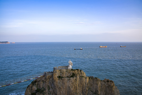 海上戚继光抗倭纪念像