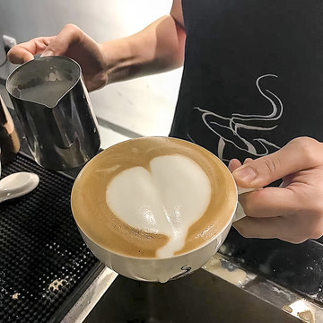 心型泡咖啡