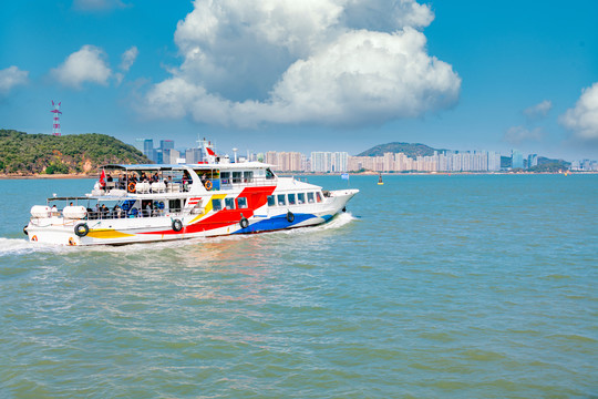 厦门鼓浪屿邮轮与海岸