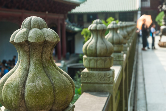 韶关南华寺的护栏石雕