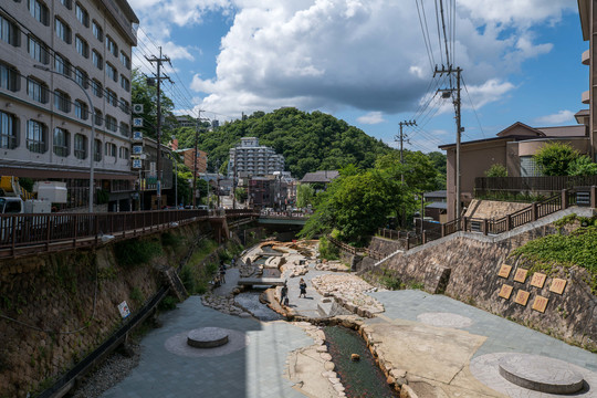 日本有马温泉小镇亲水公园风景