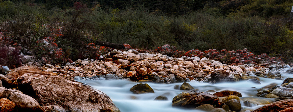 红石湖景