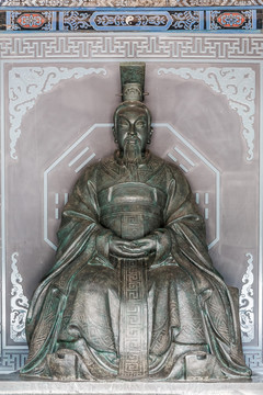 汤阴羑里城周文王塑像