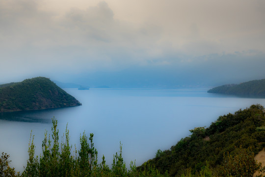 泸沽湖山水风光