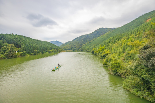 江西大余县风景优美的油罗口水库