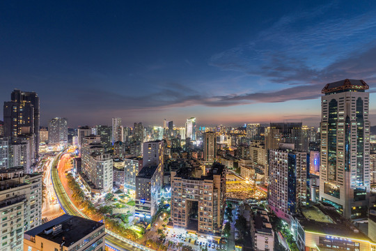厦门夏季城市黄昏天际线风景