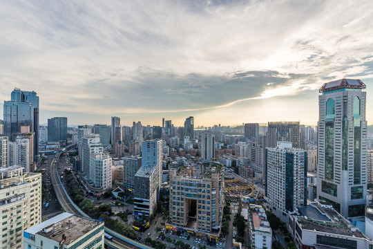 厦门夏季城市黄昏天际线风景
