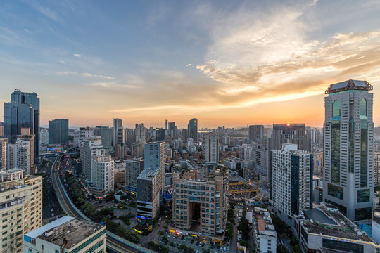 厦门夏季城市黄昏天际线风景