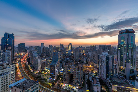 厦门夏季城市黄昏天际线风景