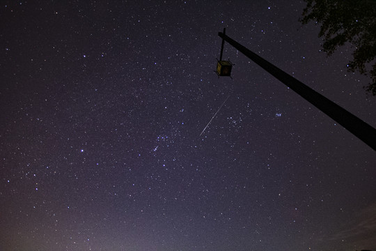 苏州西山金牛座流星