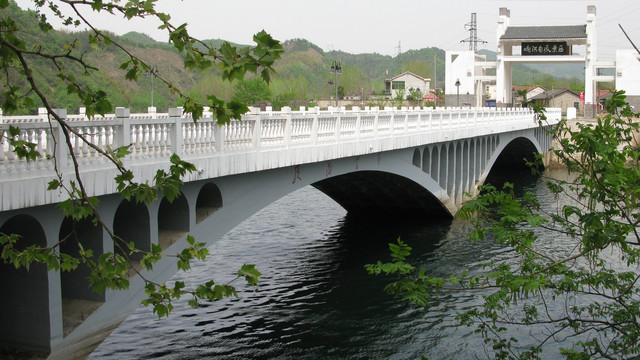 响洪甸水库大桥