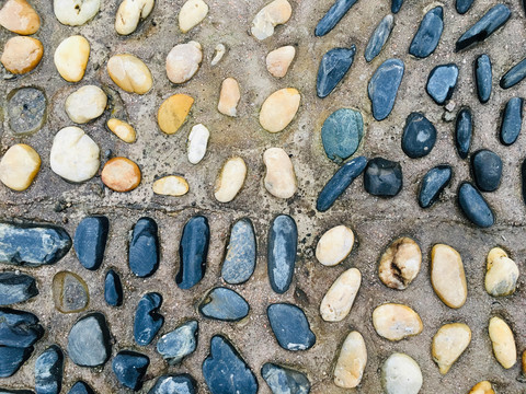 石头路面