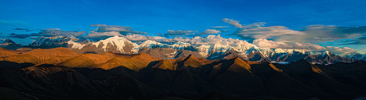 贡嘎雪山