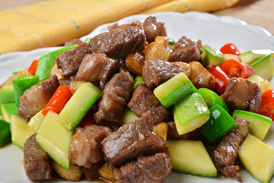炒牛肉粒