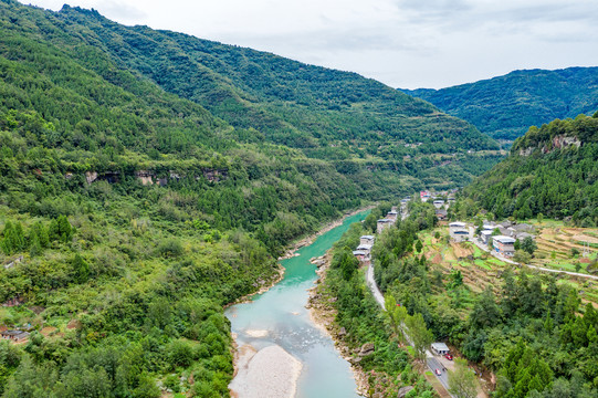 山间小溪