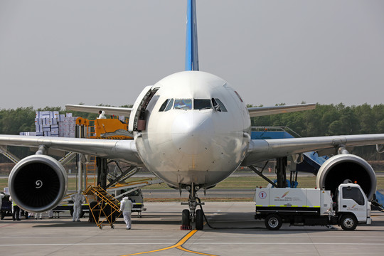 阿富汗航空防疫物资运输