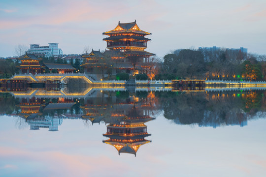 中国泰州古镇建筑群公园和夜景