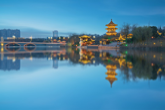 中国泰州古镇建筑群公园和夜景